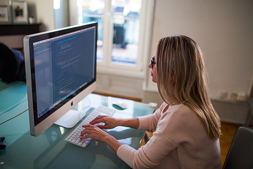 digital signage CMS