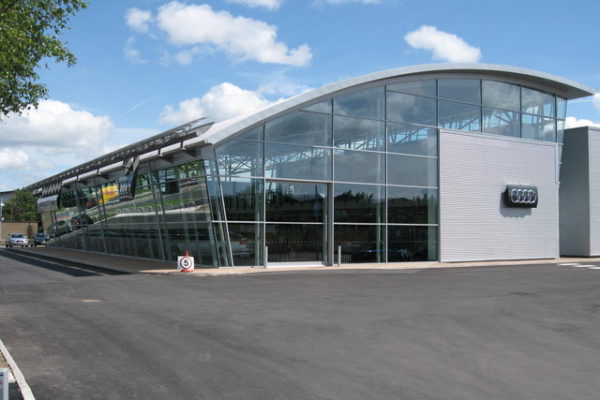 Modern Salesroom Digital Signs for Car Dealers