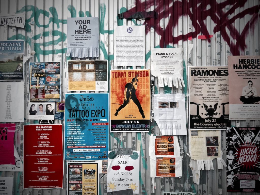 Digital Signage vs Print and Traditional Media
