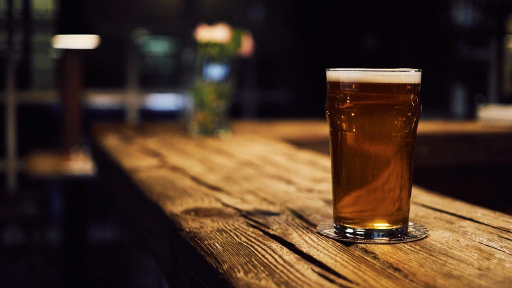 Digital Signage For Pubs – 6 Great Ways To Use A Screen