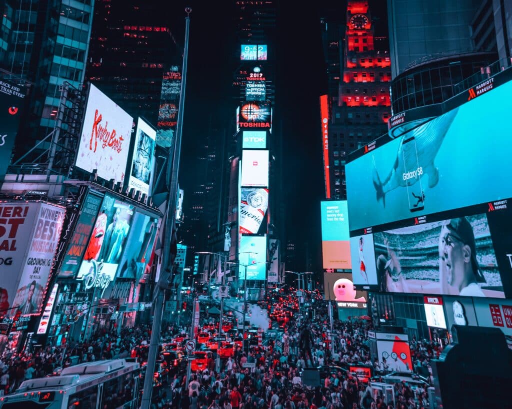 OOH and DOOH Digital Signage TrouDigital