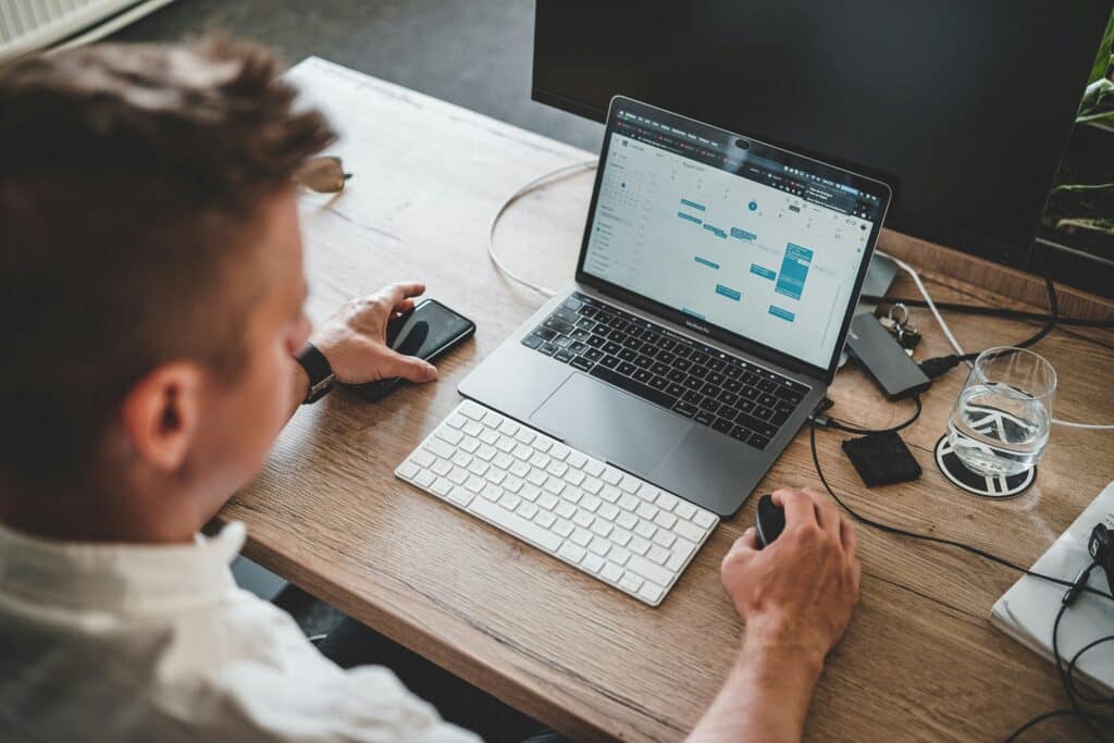 How To Align Messages Across Team Environments With Corporate Digital Signage TrouDigital